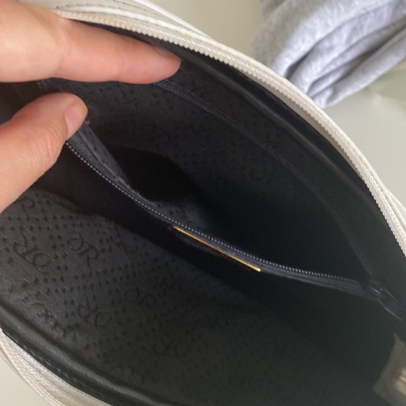 super Rare vintage Revillon 🇫🇷 white chevron crossbody bag - Picture 10 of 17